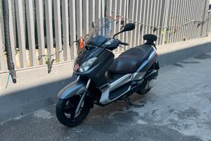 Yamaha xmax 250 sport chilometri 23.000