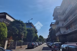 3 LOCALI A CESANO BOSCONE