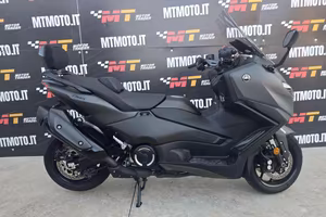 YAMAHA T-Max 560 Patente A2 Video 360