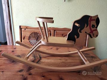 cavallo a dondolo