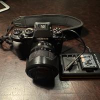 Fujifilm X-T2+ Canon EOS1300D con obiettivi