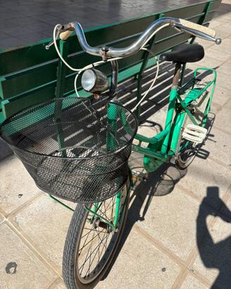 Bicicletta vintage ragazza/o verde con cestello