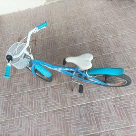 Bicicletta per bambina modello Disney Frozen