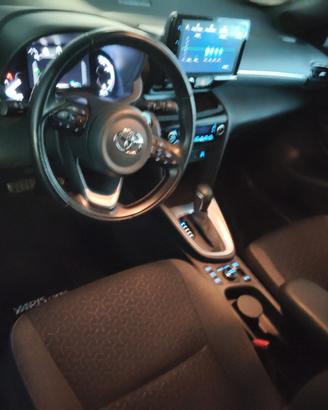Toyota Yaris Cross 1.5 Hybrid 5p. E-CVT AWD-i Tren