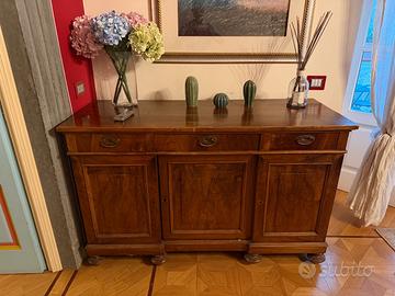 Credenza in noce seconda metà dell'800