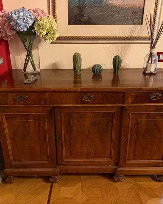Credenza in noce seconda metà dell'800