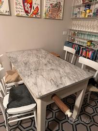 Tavolo da cucina vintage con piano in marmo