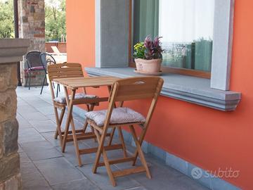 Set tavolino con due sedie