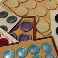 VECCHI BOTTONI DA MERCERIA PER VESTITI VINTAGE 