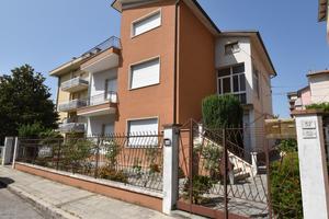 Bifamiliare con giadino e garage