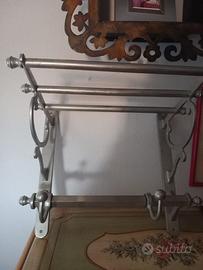 Mensola in metallo inox argentato con due ganci