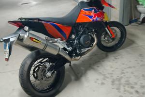 Moto KTM 690