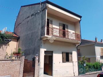 CASA INDIPENDENTE A BAGNOLI IRPINO