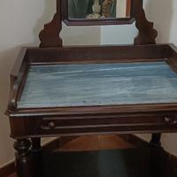 Antica toeletta\pettiniera