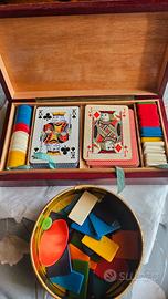 Scatola in legno vintage per carte da gioco 