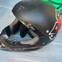 Casco con occhiali