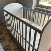 Culla ikea che diventa un lettino, e materassino