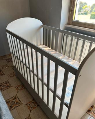 Culla ikea che diventa un lettino, e materassino