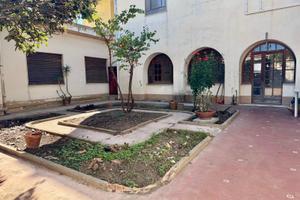 SIGNORILE APPARTAMENTO CON AMPIO CORTILE