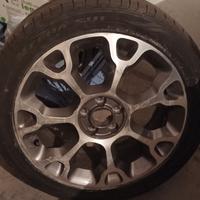 Ruota in lega con pneumatico