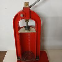 TAPPATRICE A COLONNA PER SUGHERI E TAPPI A CORONA