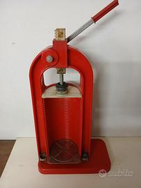 TAPPATRICE A COLONNA PER SUGHERI E TAPPI A CORONA