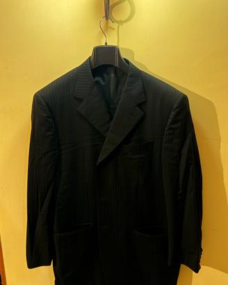 Completo elegante uomo