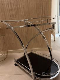 Carrello vini e bottiglie