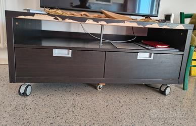 tavolino IKEA porta TV  su ruote, con due cassetti