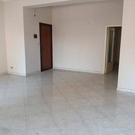 Acireale centro appartamento 5 vani