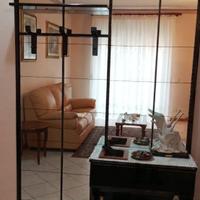 Appendiabiti a specchio con mobile