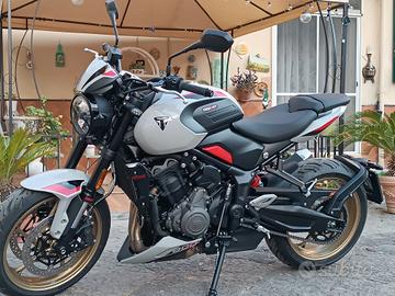 Triumph TRIDENT 800