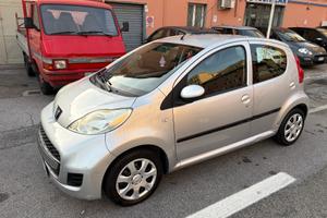 Peugeot 107 1.0 68CV 5p. Sweet Years 2Tronic