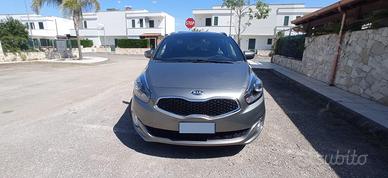 kIA  CARENS 1.7 CRDI 141 CV DCT