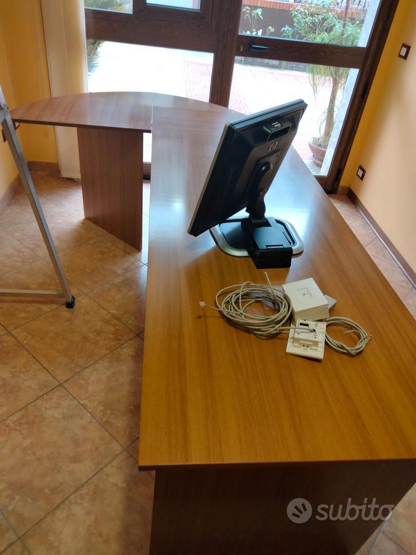 scrivania porta pc - Arredamento e Casalinghi In vendita a Catanzaro