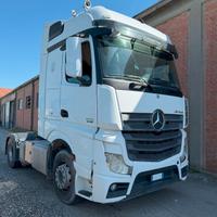 Trattore stradale Mercedes Actros 1845