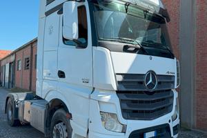 Trattore stradale Mercedes Actros 1845