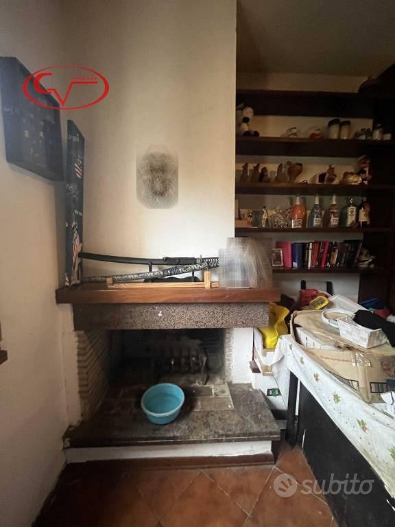 Appartamento di 130 m² con 5 locali e box auto a L - Vista 4
