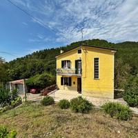 CASA SEMINDIPENDENTE A GUALDO TADINO