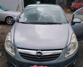 Opel Corsa D GPL 1.2 benzina anno 2010 adatta a ne