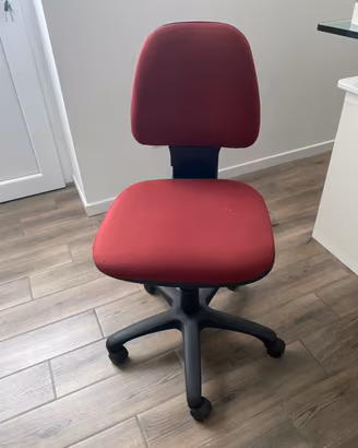 Poltrona/sedia da ufficio girevole con ruote