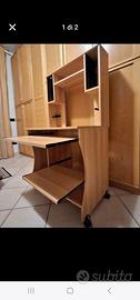 scrivania porta computer