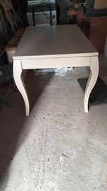 Tavolo cucina colore beige laccato