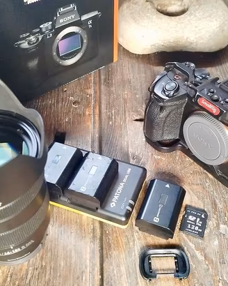 Sony A7s III + Sony 24-105 f4 + accessori