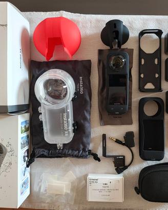 Insta360 X4 con 3 Batterie, Dive Case e Accessori