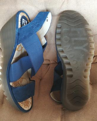 Sandali in pelle Fly London