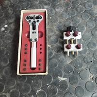 chiave per aprire orologio da polso