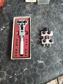 chiave per aprire orologio da polso