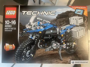 LEGO Technic 42063 BMW R 1200 GS Adventure–Complet