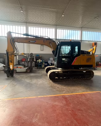Escavatore SANY SY135C